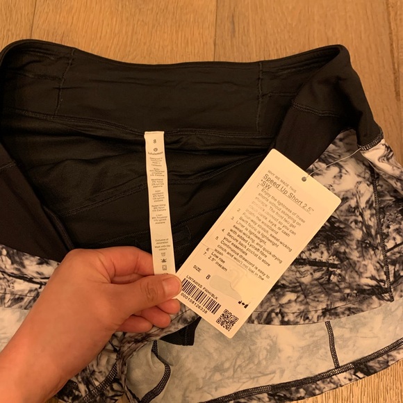 Lululemon Seawheeze speed up short size 8 - Picture 3 of 4